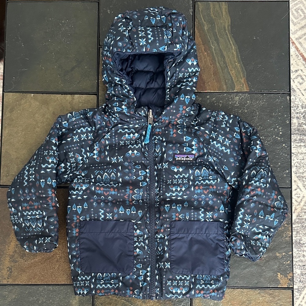Patagonia Kids Blue Reversible Down Sweater Hoody 4T